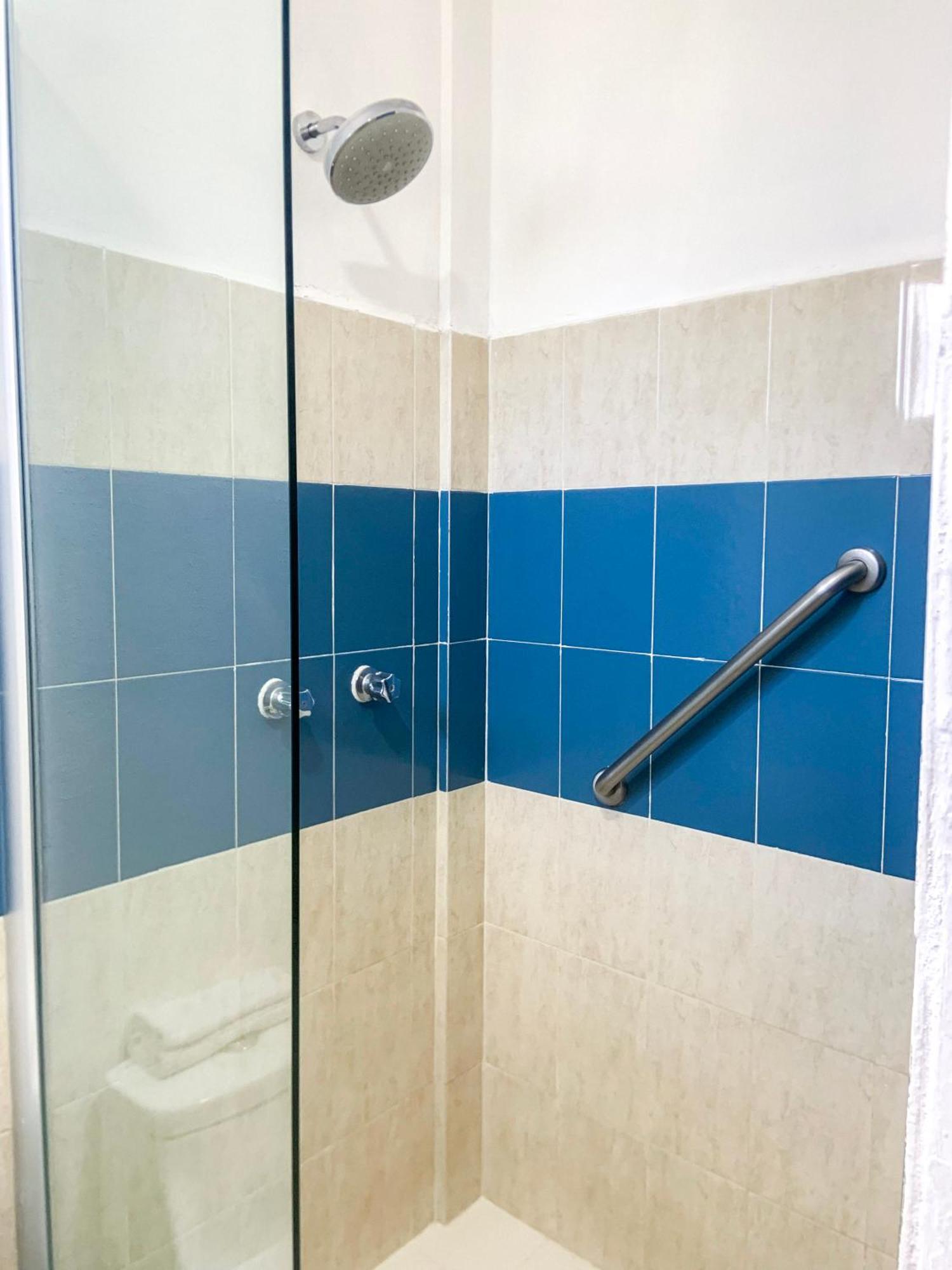 Western Chahue Hotel 4*